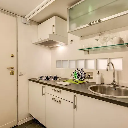 Apartment Aweshome - Colosseo Red Design Rome