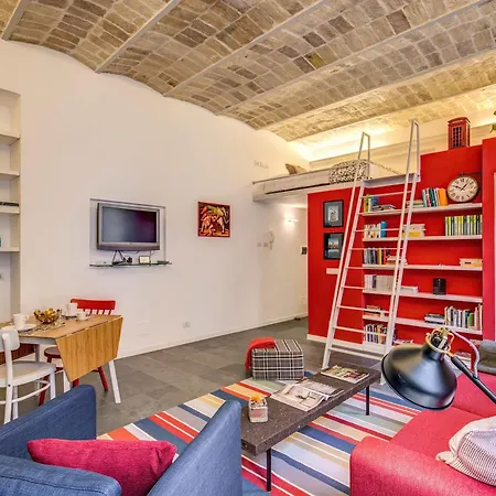 Aweshome - Colosseo Red Design Apartment
